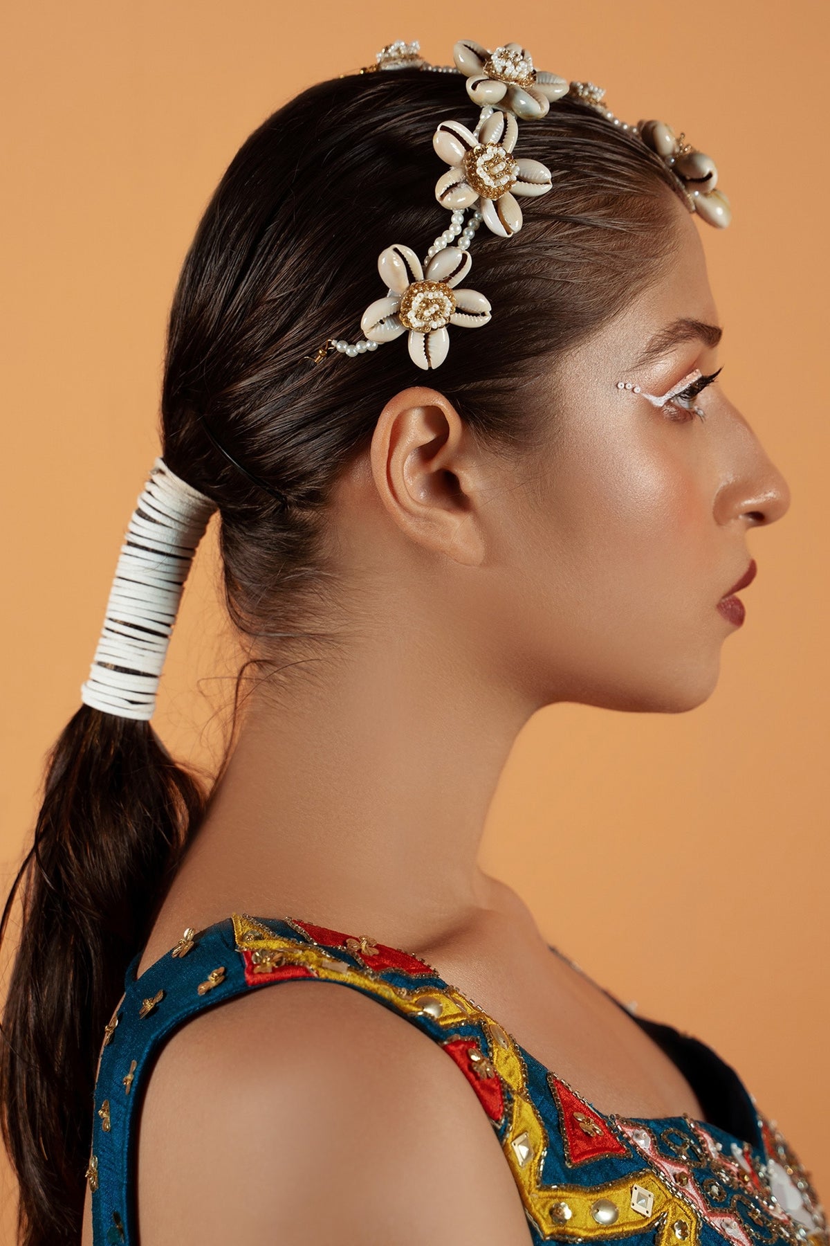 Shell Studded Sheeshpatti