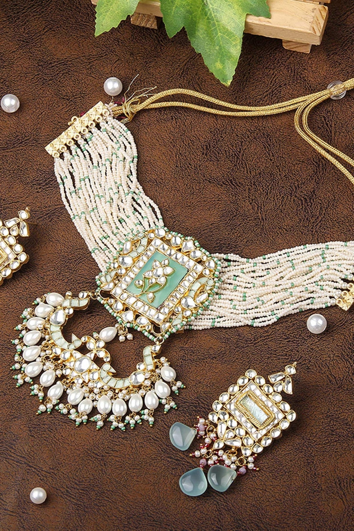 Kundan Embellished Necklace Set