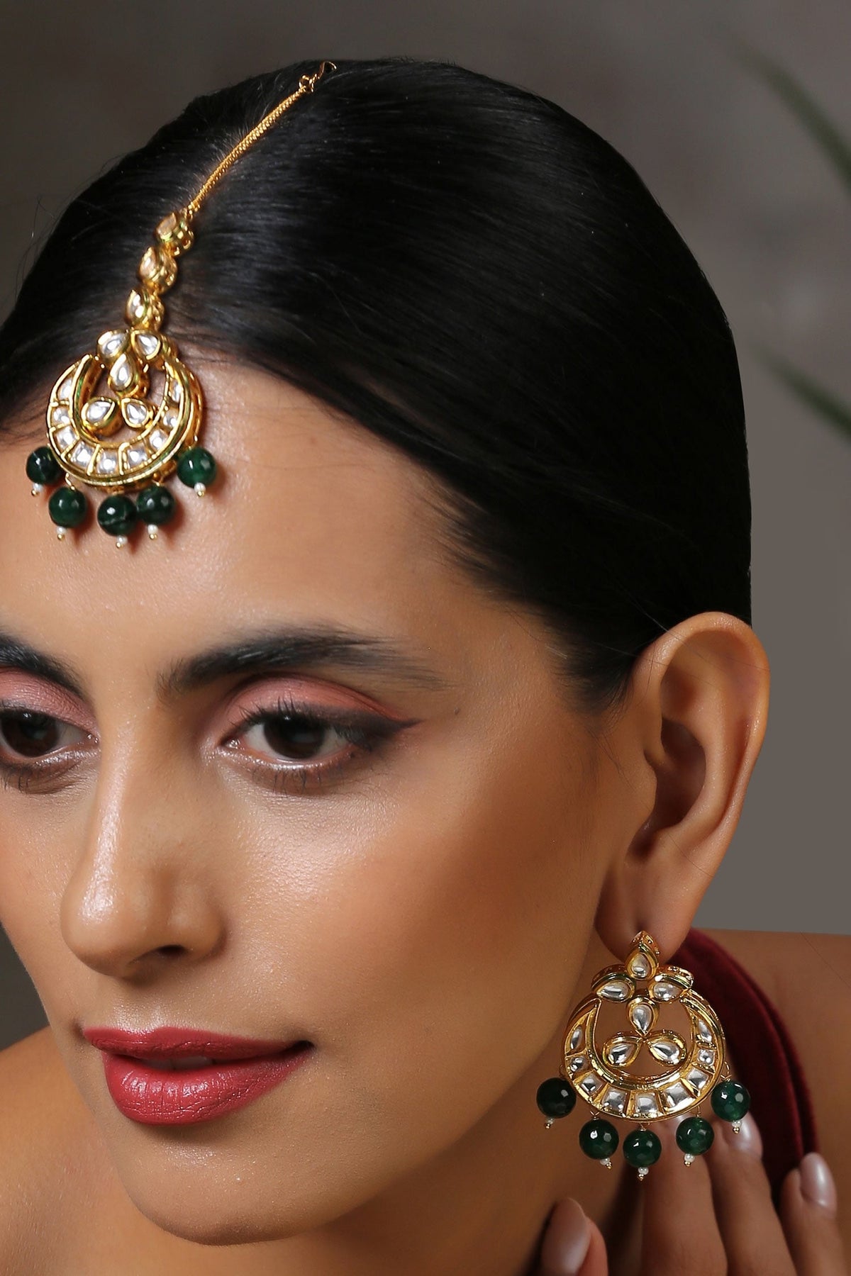 Kundan Chandbalis & Maangtikka Set