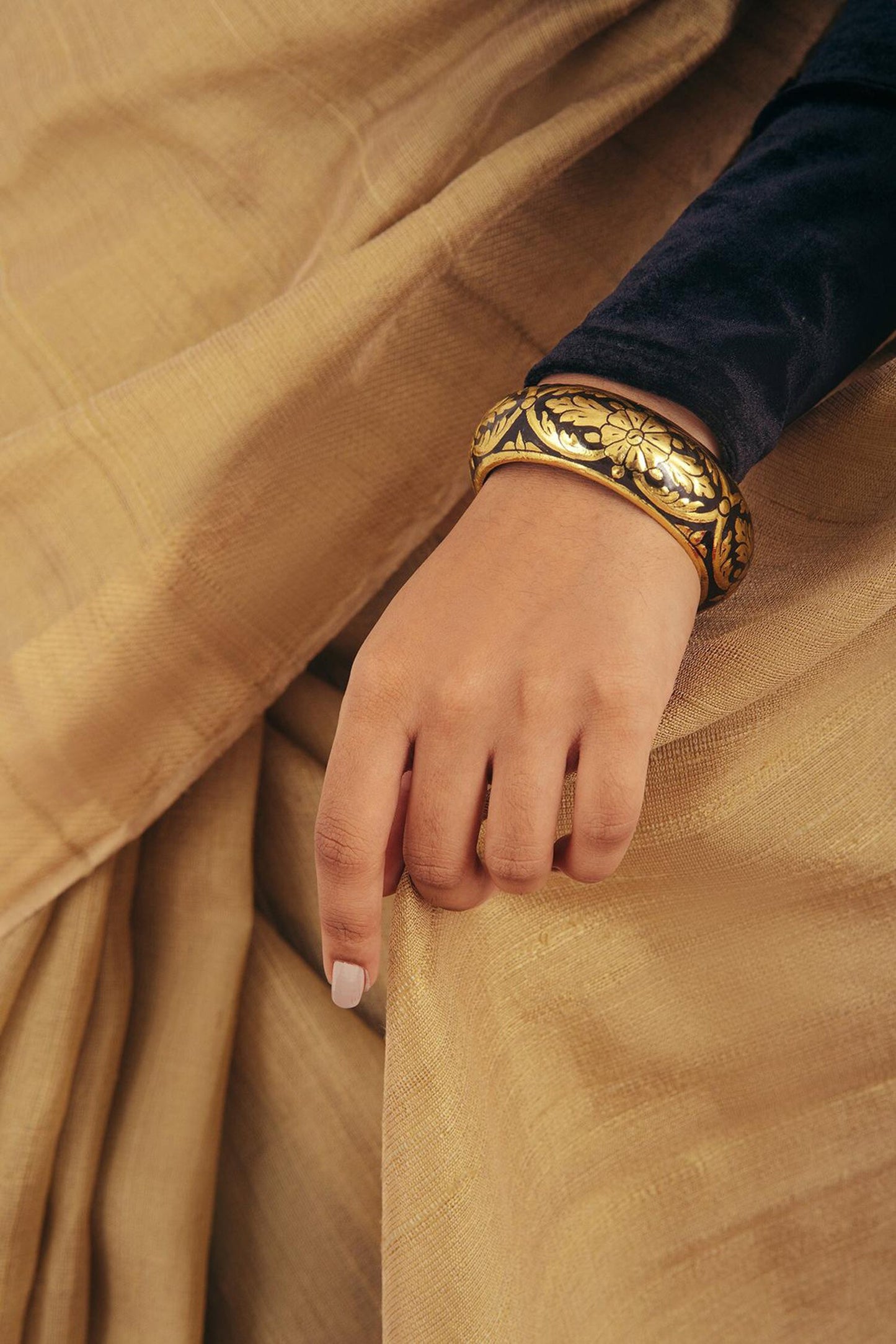 Koyla Floral Pattern Bangle - Single Pc