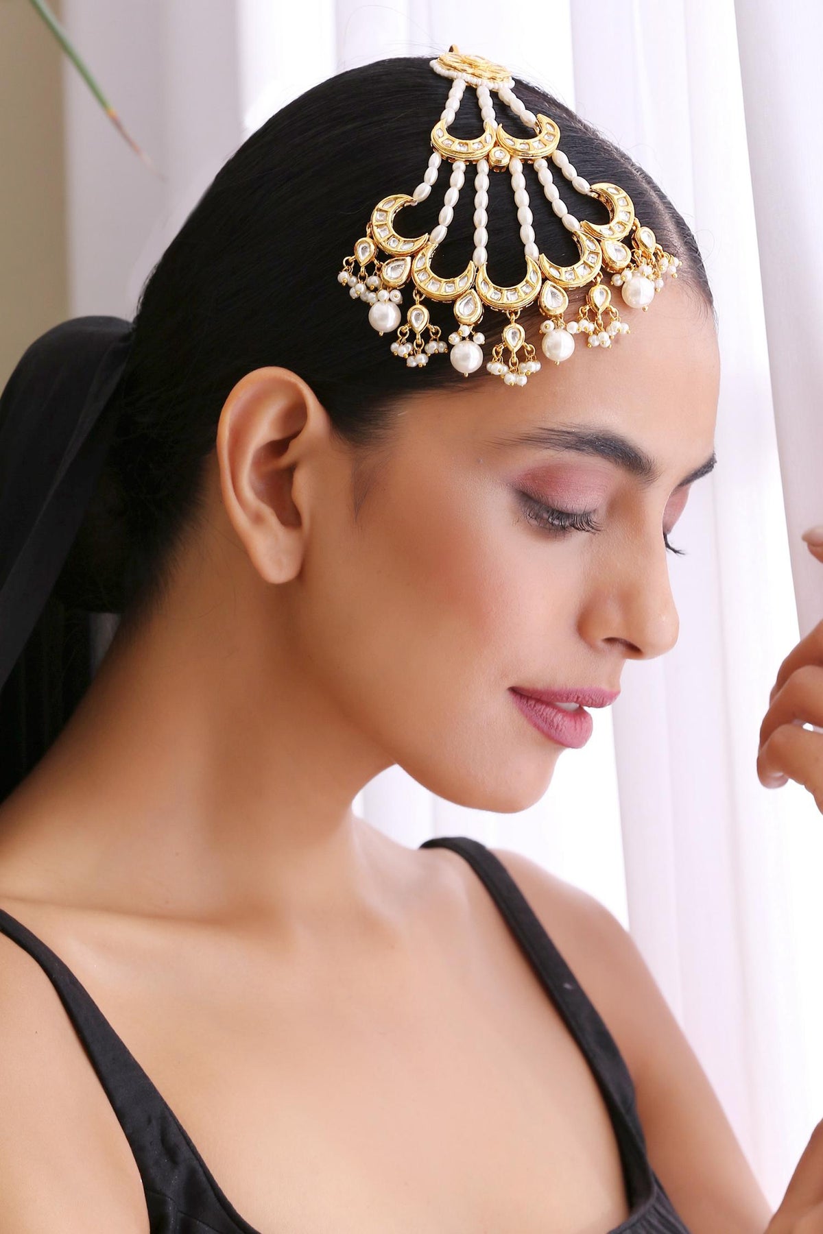 Gold & White Kundan Embellished Passa