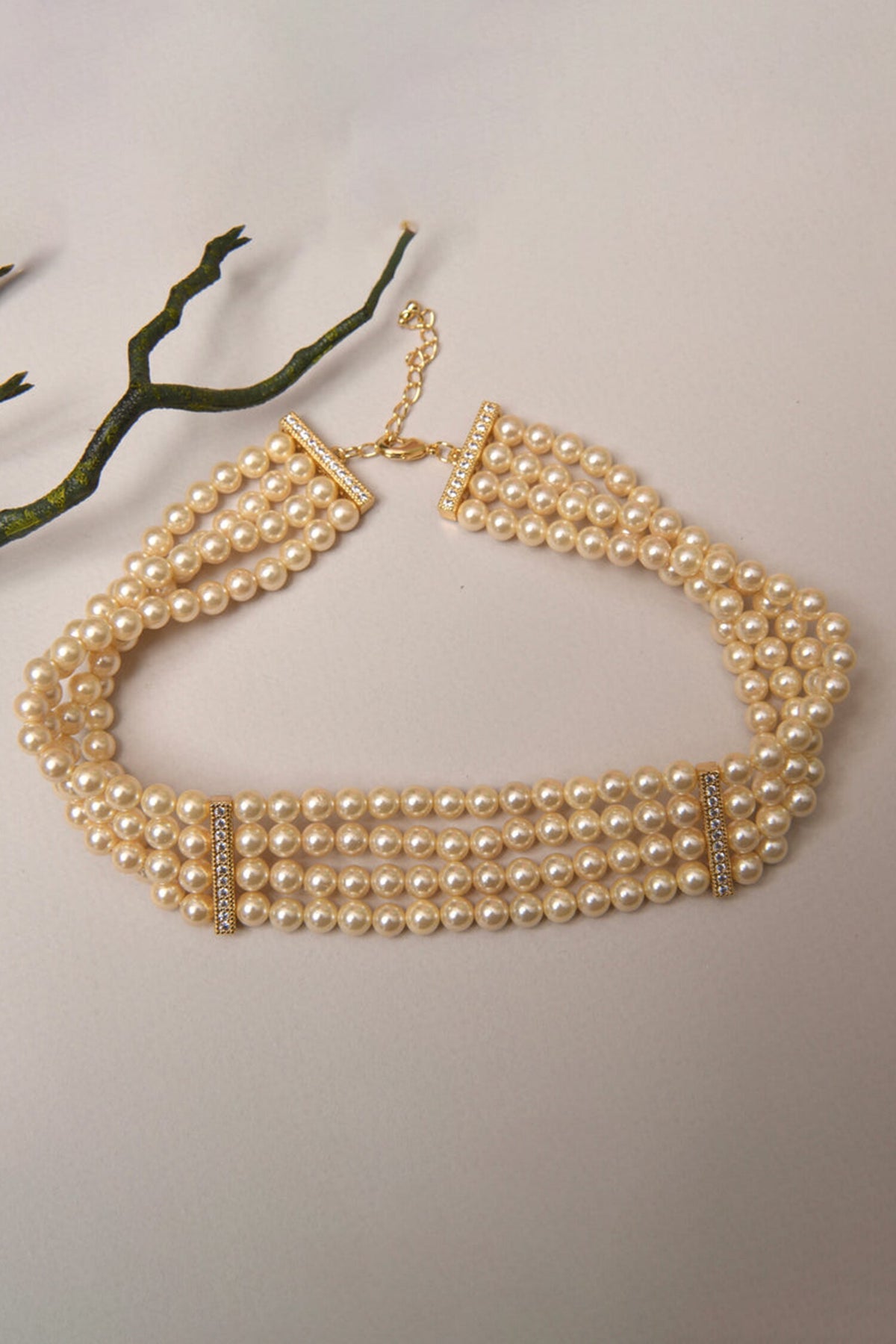 Beautiful World Pearl Three Layer Choker