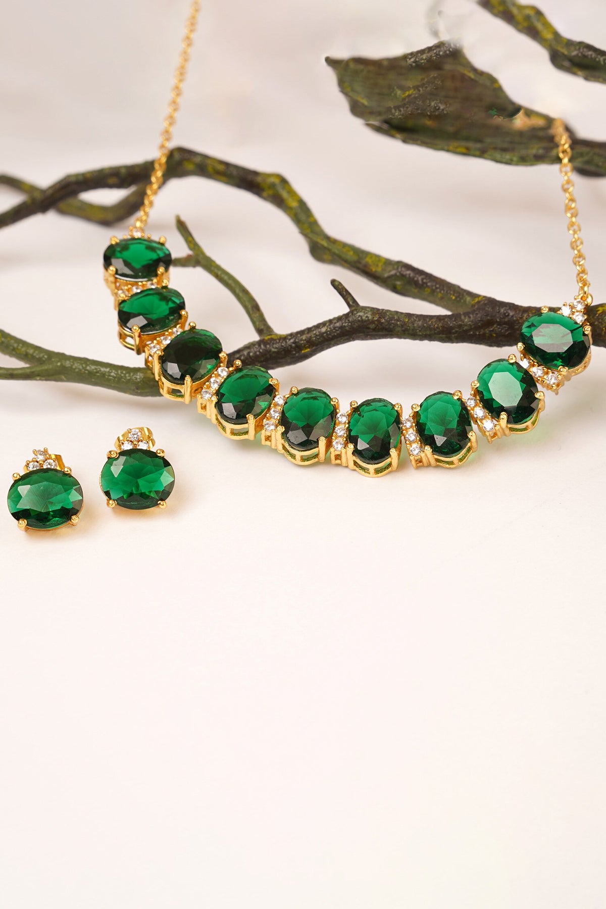 Hydro Emerald Studded Necklace Set