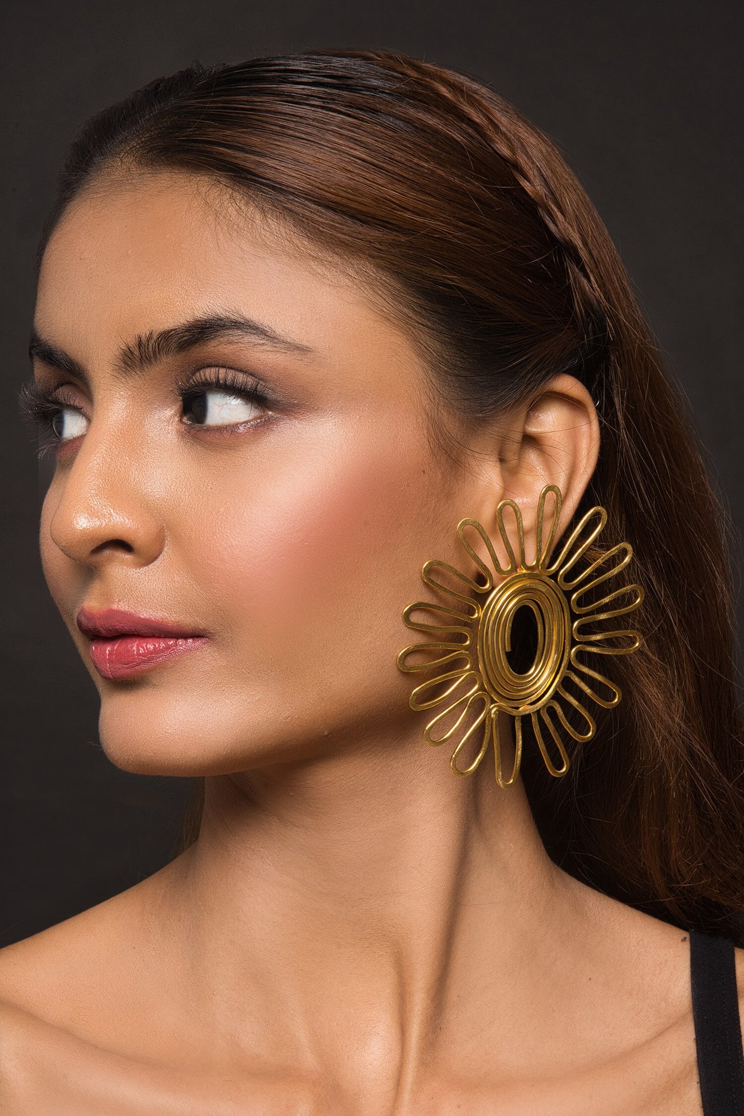 Zenia Geometric Carved Cutwork Earrings