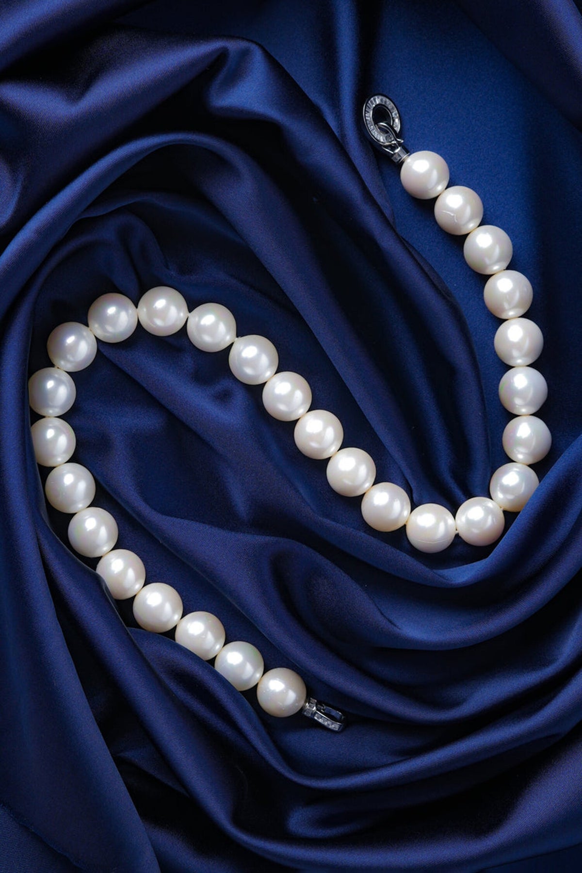 Vanilla Pearls Embellished Necklace