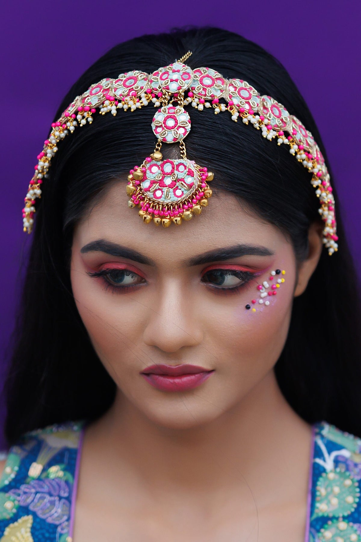 Floral Thread Embroidered Mathapatti