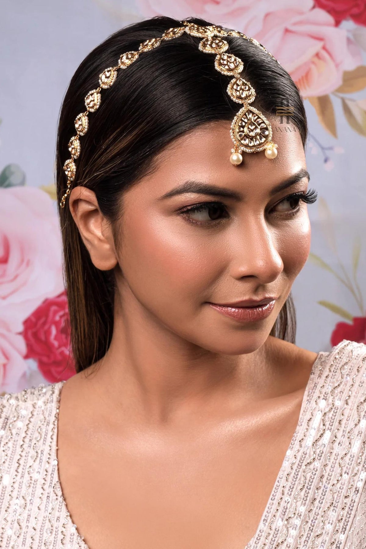 Anushka Tear Drop Carved Maangtikka