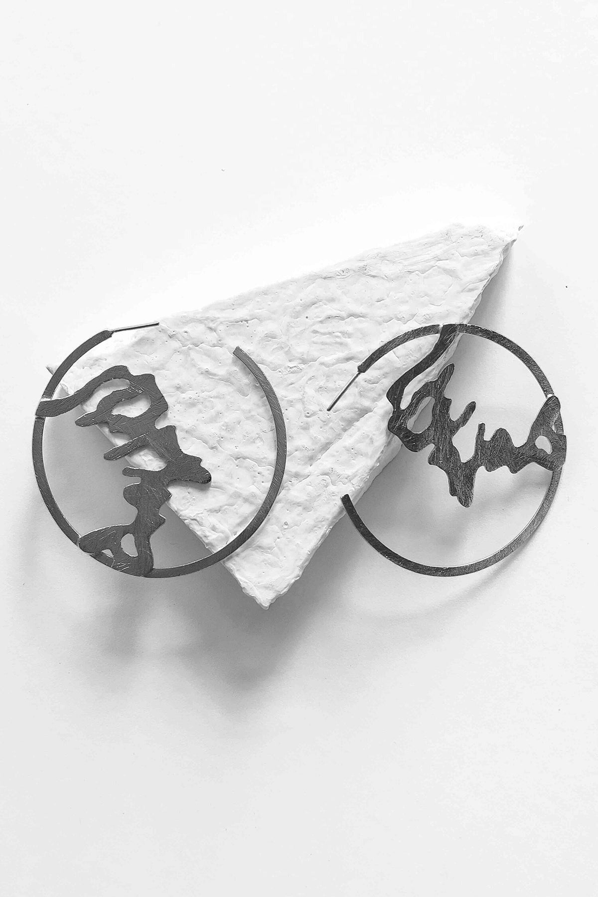 Beltza Alder Root Carved Hoops