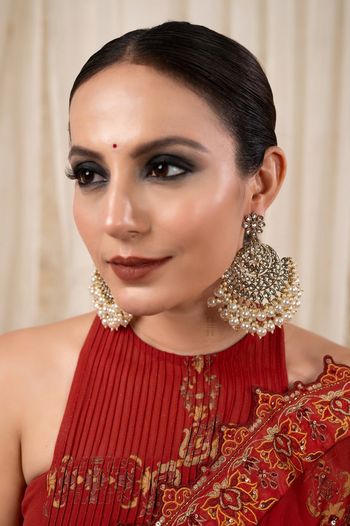 Sapna Kundan Embellished Chandbalis