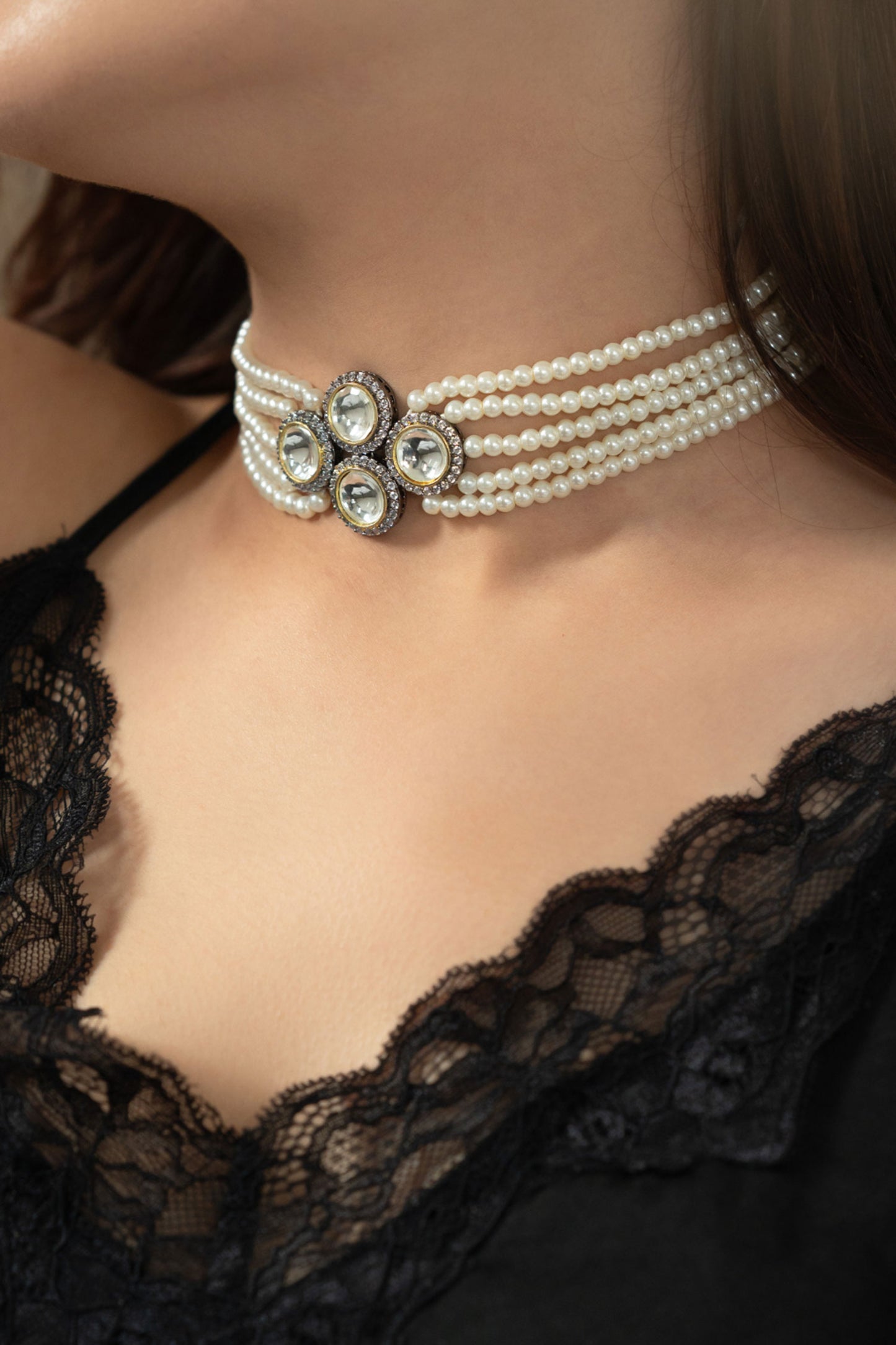 Pearl Embellished Pendant Choker