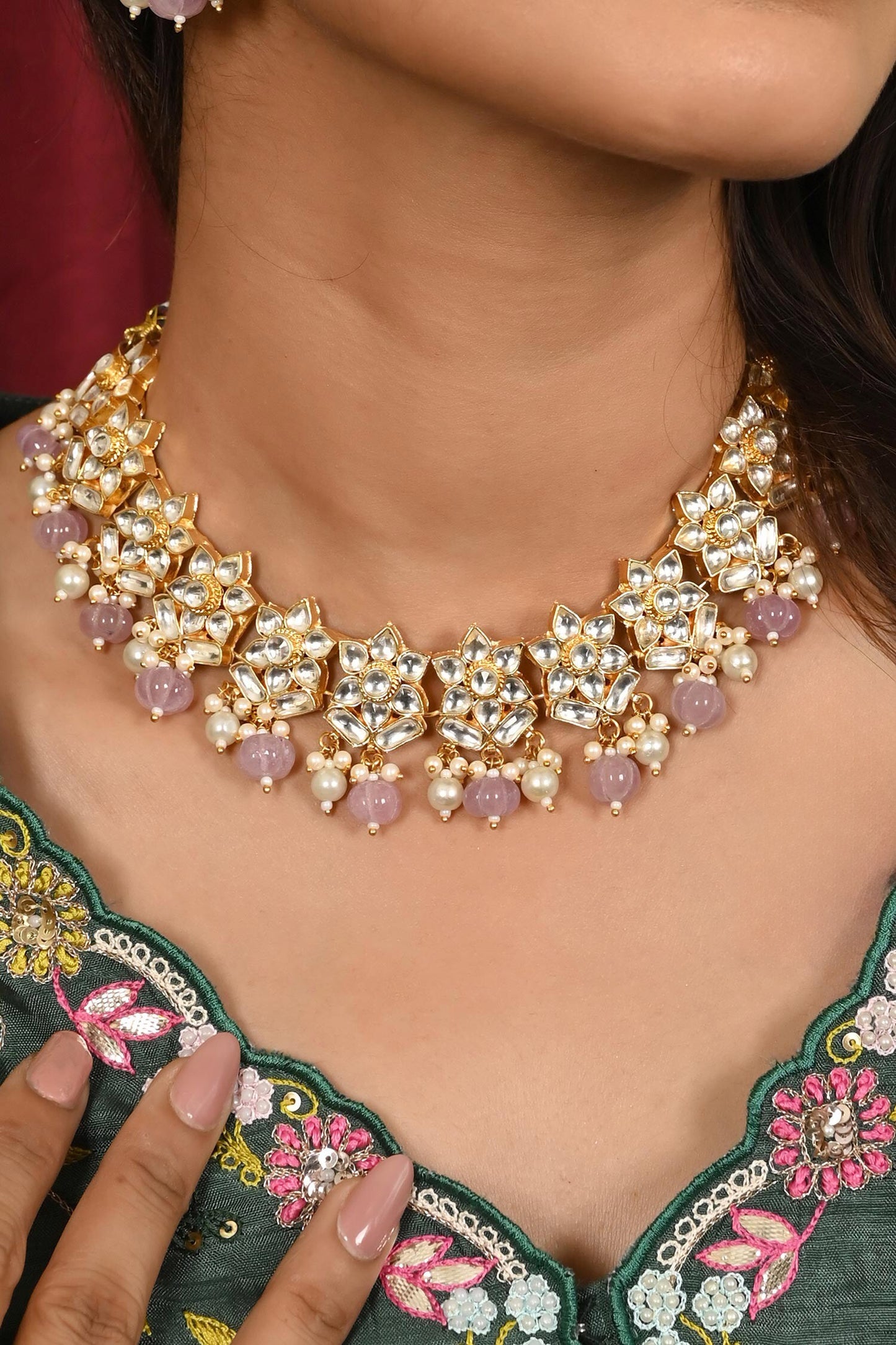 Floral Carved Choker Set