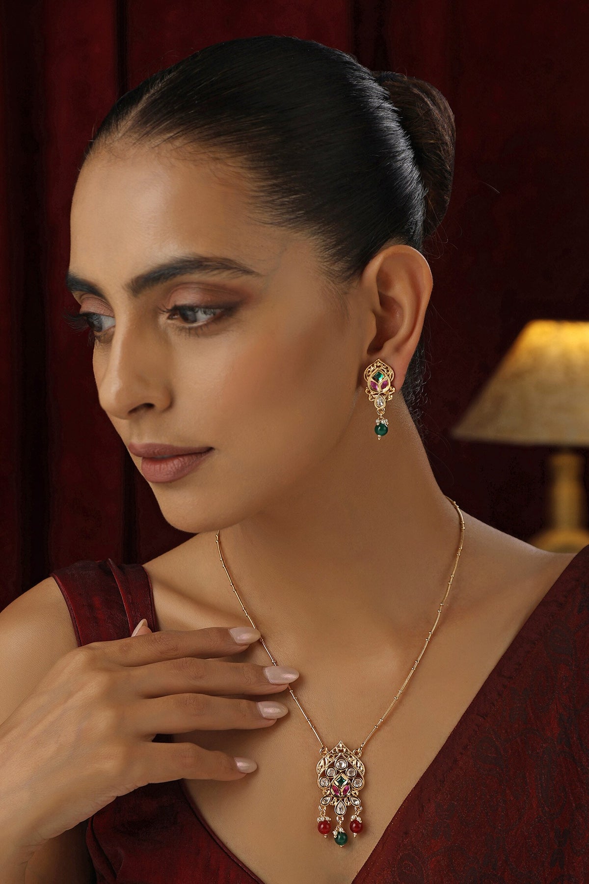 Stone Studded Pendant Chain Necklace Set