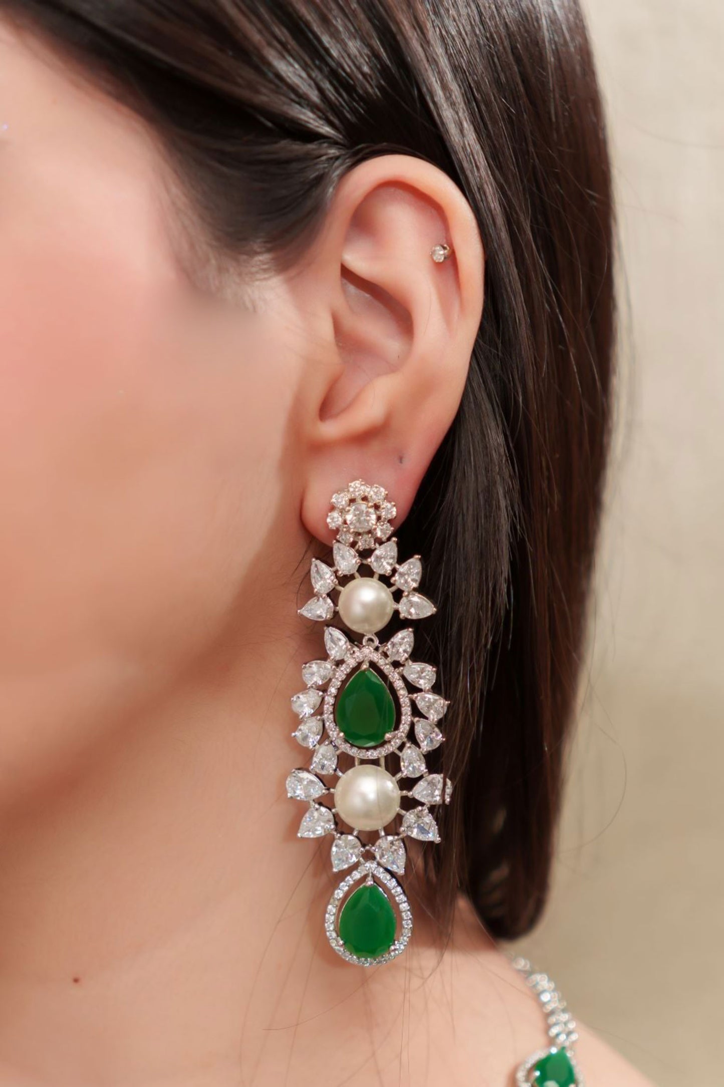 Tear Drop Carved Diamond Embellished Necklace Set