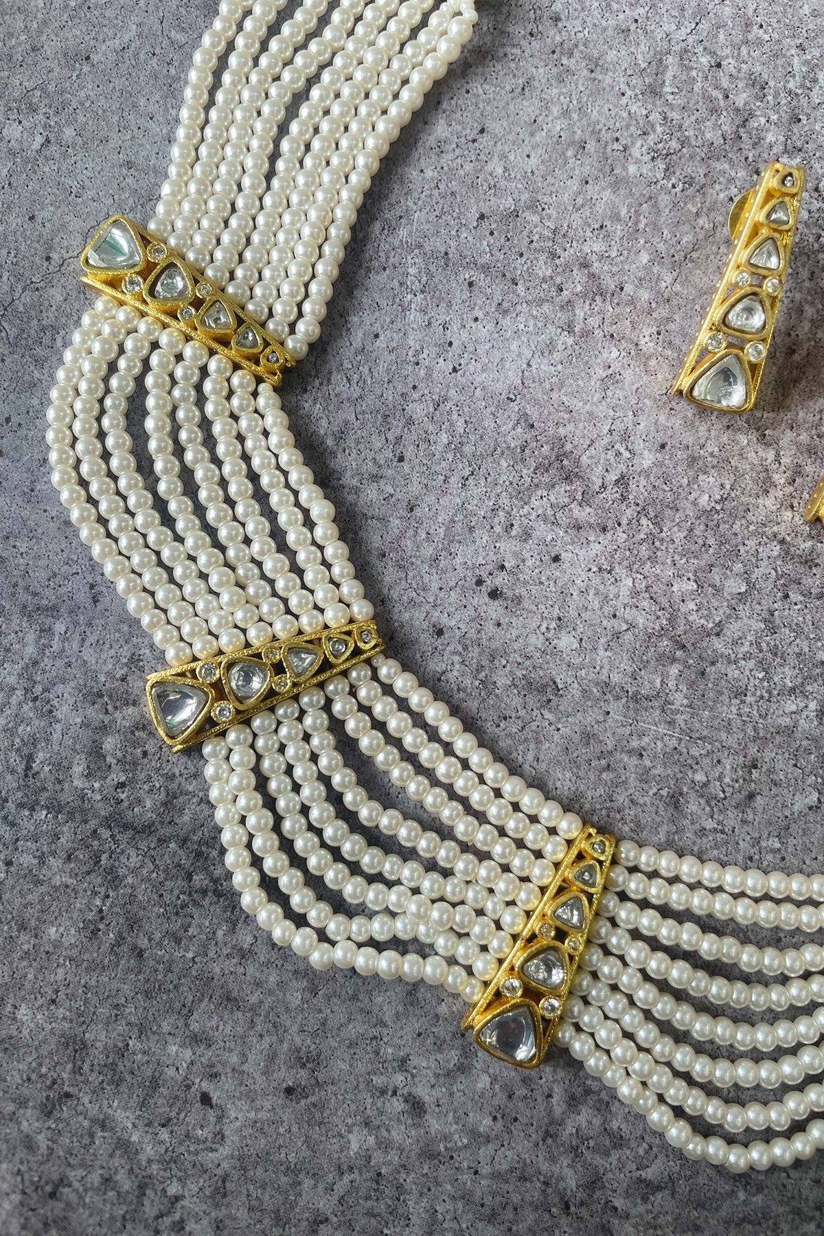 Stone Studded Pearl Scallop Choker Set
