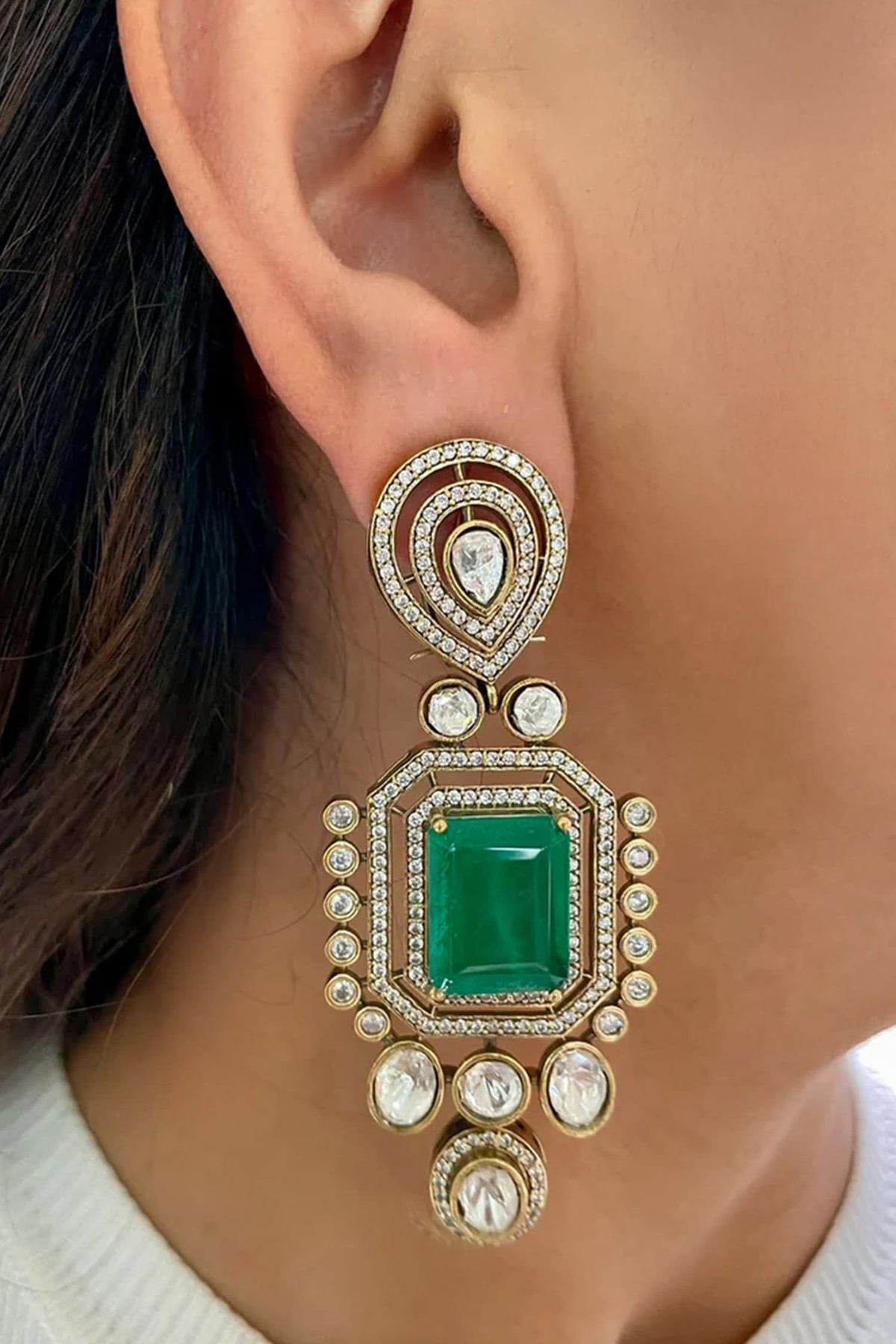 Anand Kundan Embellished Choker Set