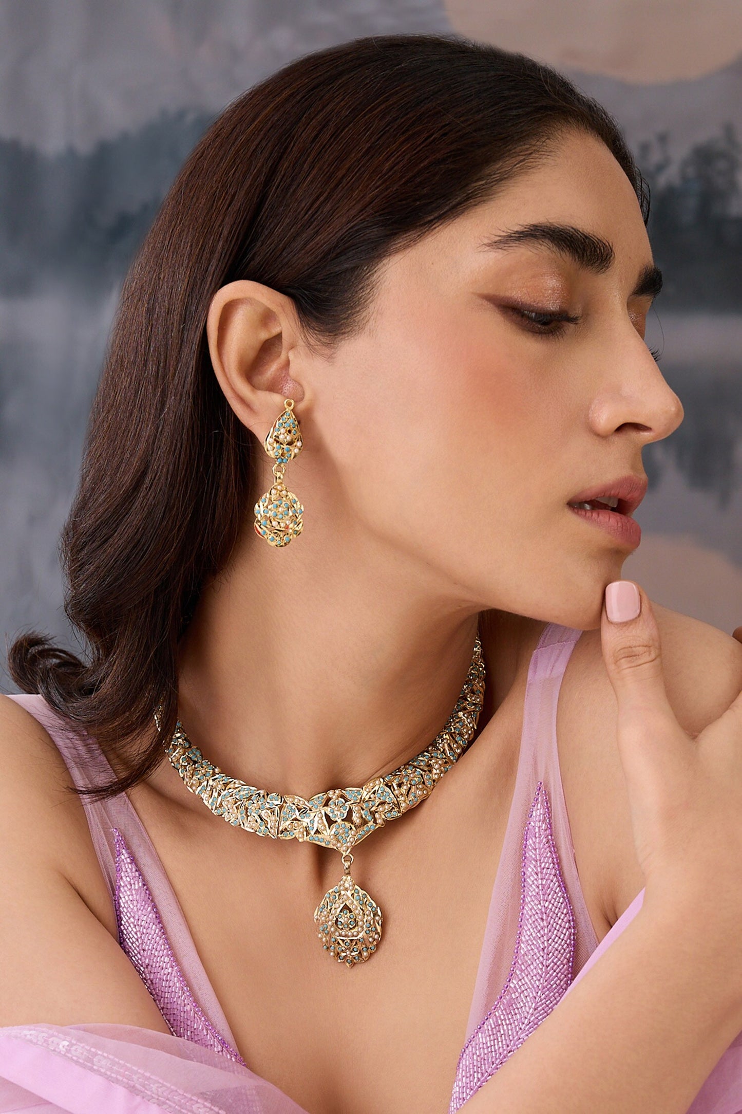 Floral Cutwork Pendant Necklace Set