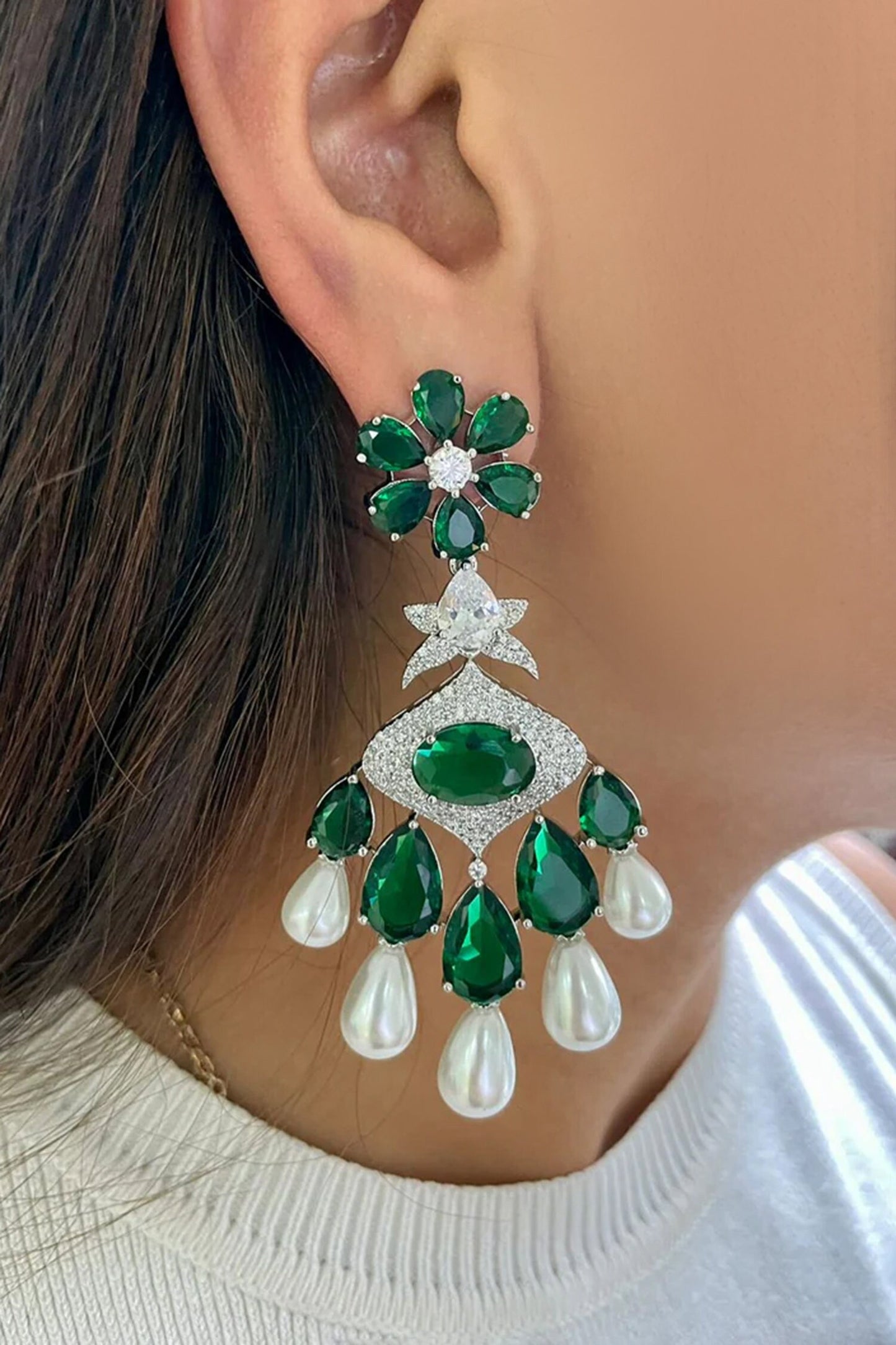 Emerald Drops Pearl Necklace Set