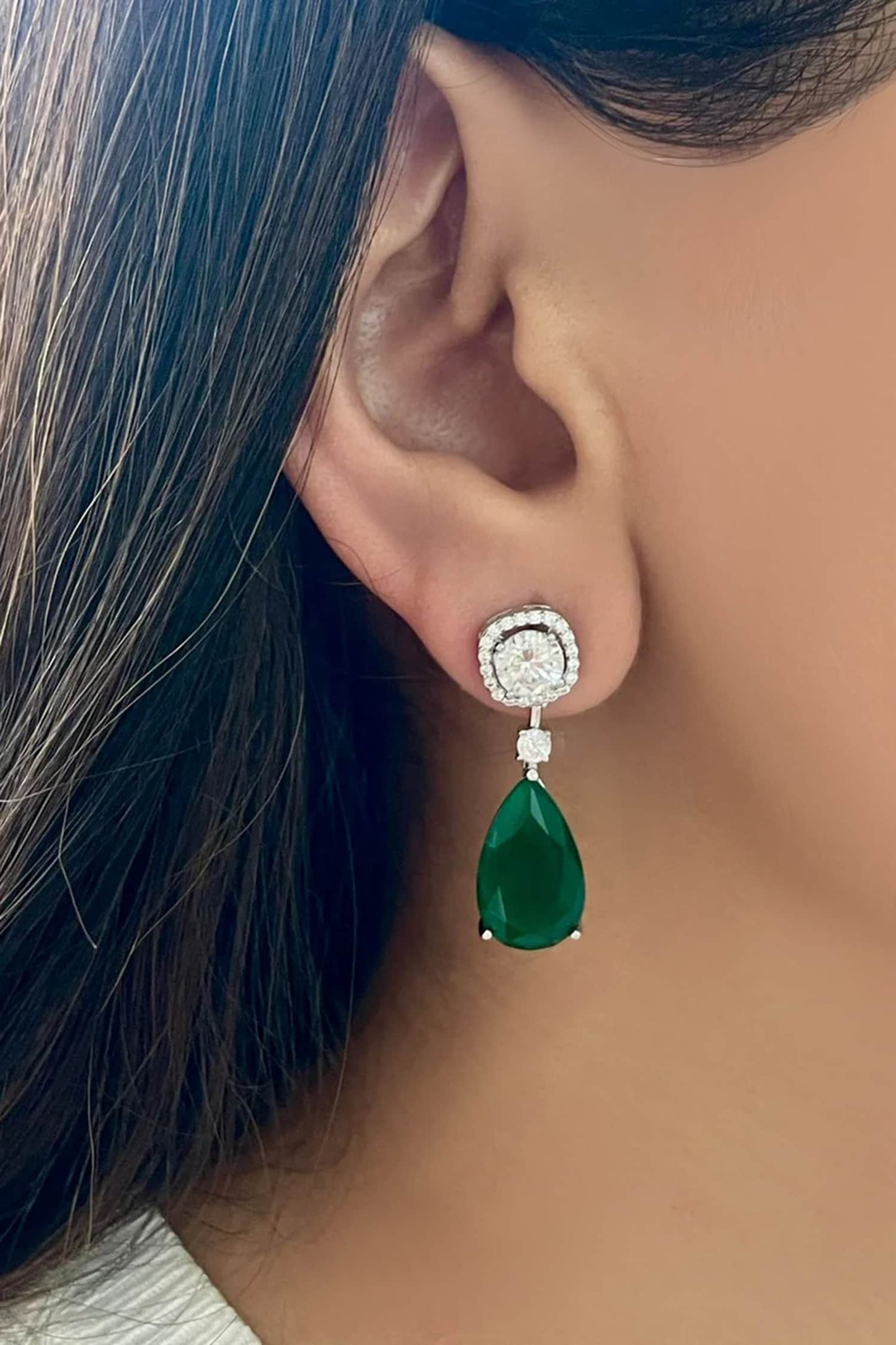 Rabta Emerald Tear Drops Circular Diamond Necklace Set
