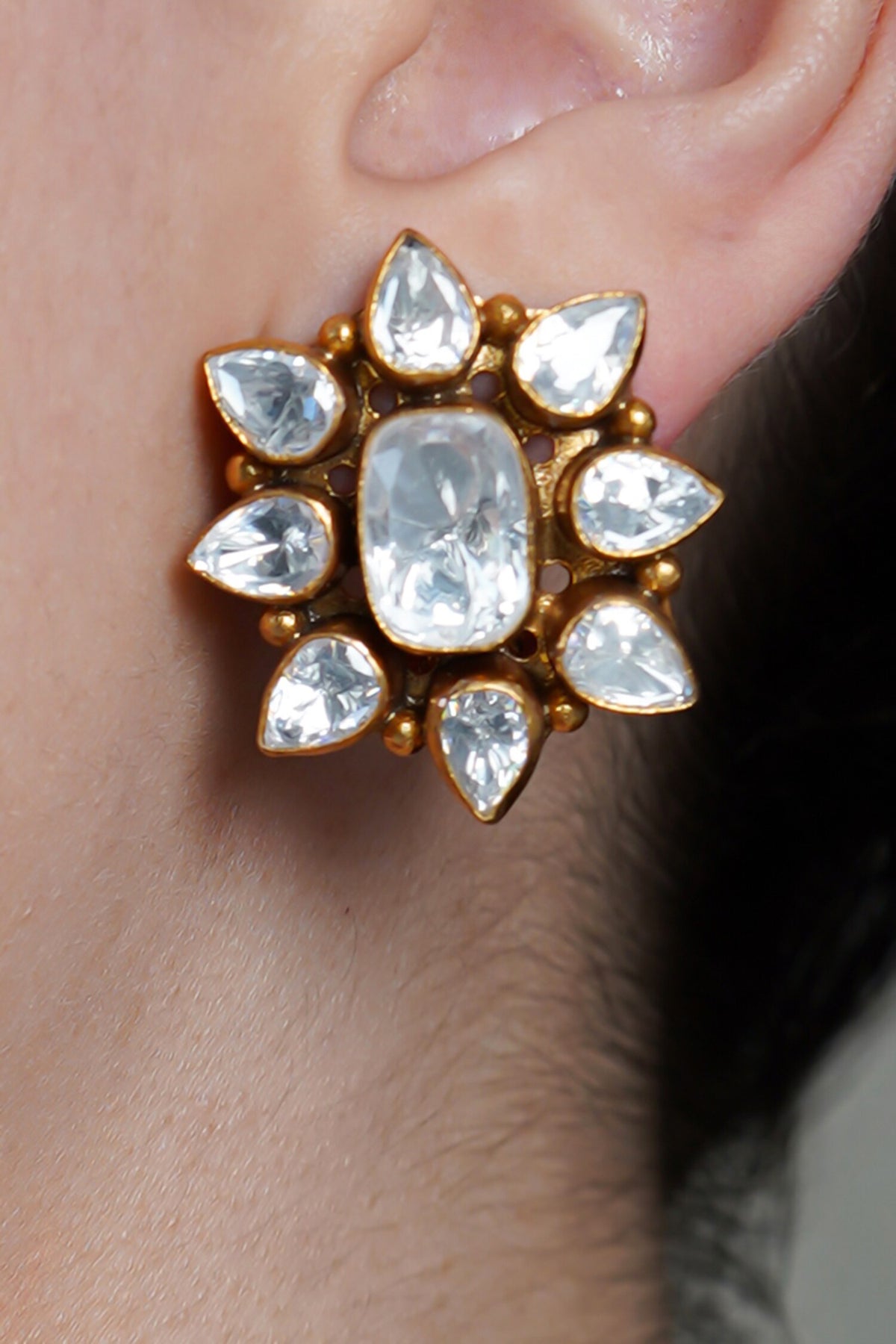 Zyana Glow Stud Earrings