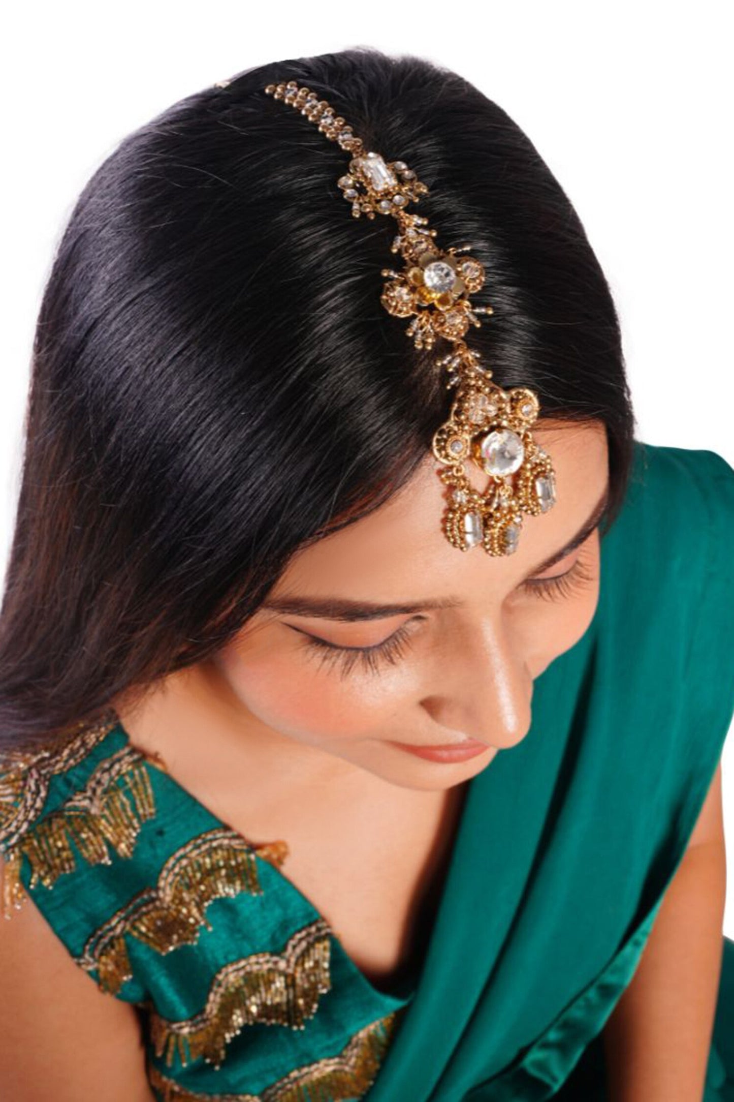 Vanya Embellished Maangtikka