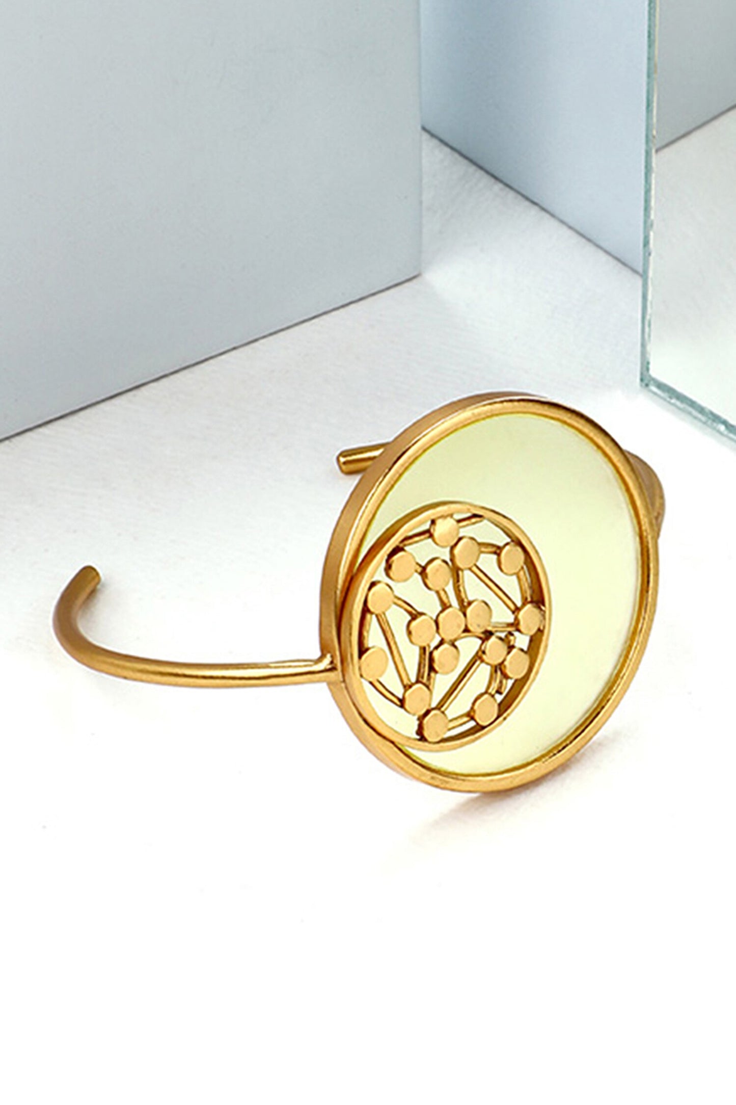 Acrylic & Dotted Tangent Circle Cuff
