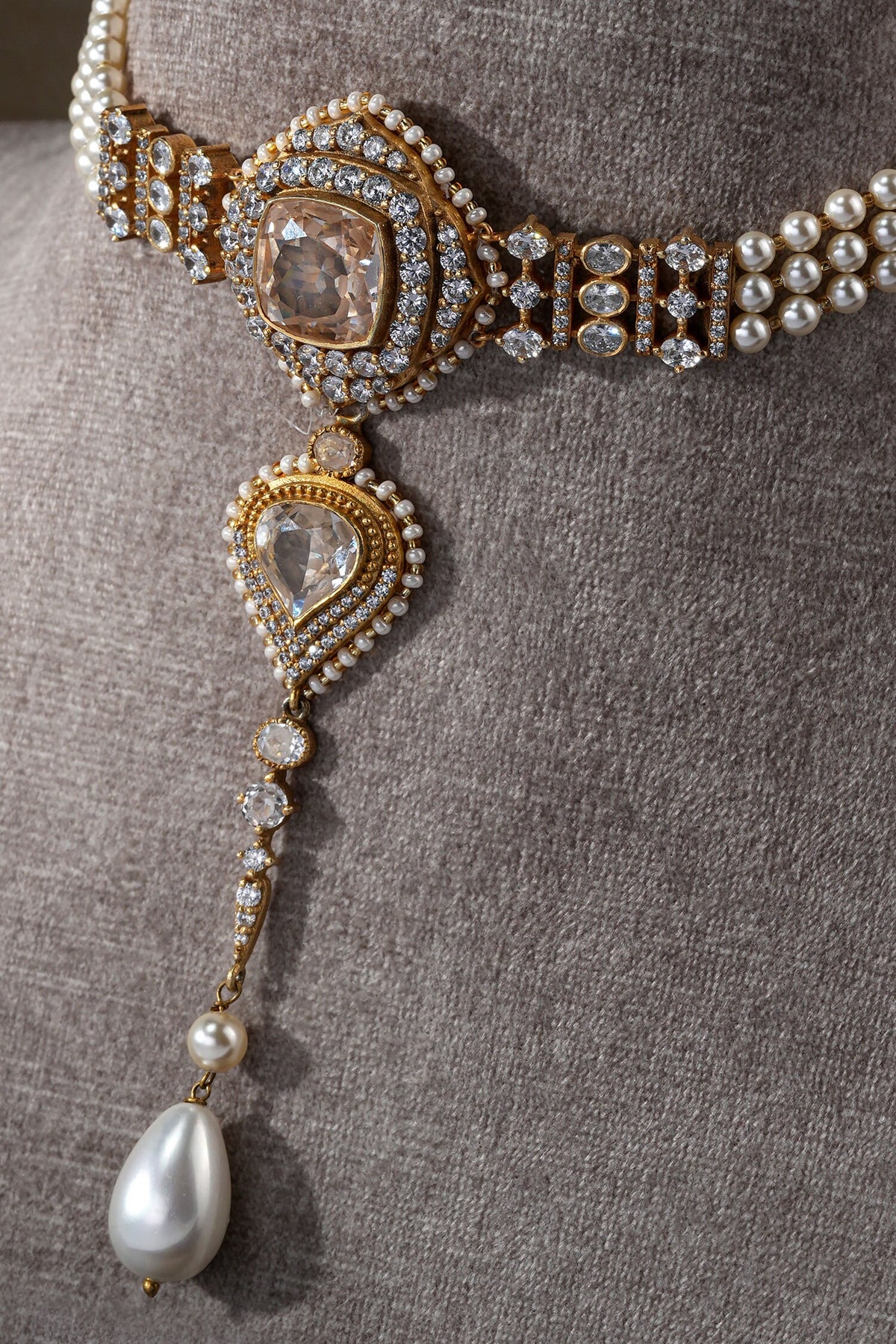 Pearl Pendant Drop Embellished Choker