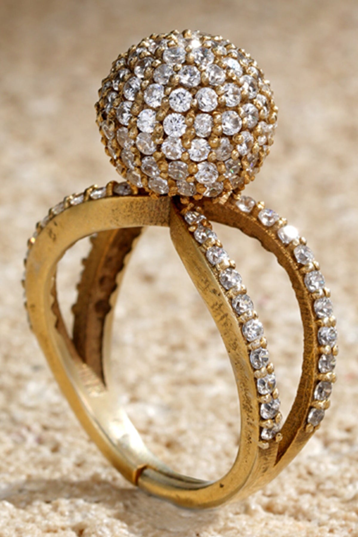 Circular Embellished Finger Ring