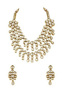 Gold Finish Necklace Set With Pearl & Kundan