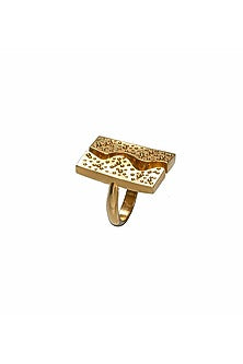 Gold Finish Ring Set In Brass