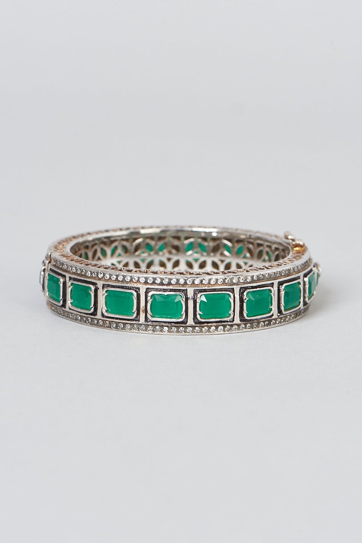 Two-Tone Finish Green Stone Bangle (Set of 1)