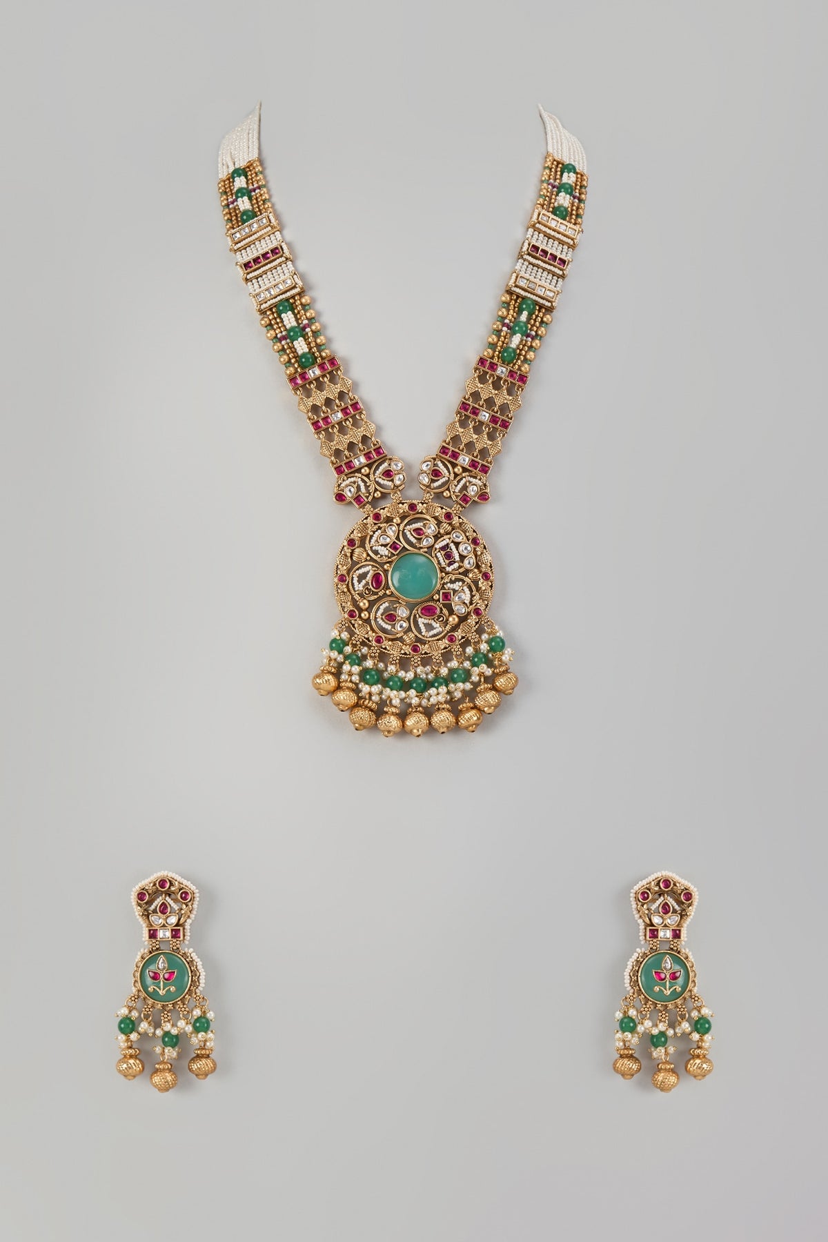 Gold Finish Emerald Stone & Uncut Zircon Pendant Necklace Set
