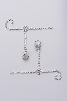 White Finish Zircon Hathphools (Set Of 2)