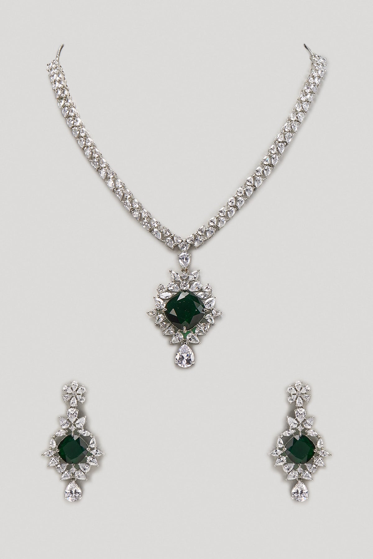 White Finish Emerald Stone Necklace Set