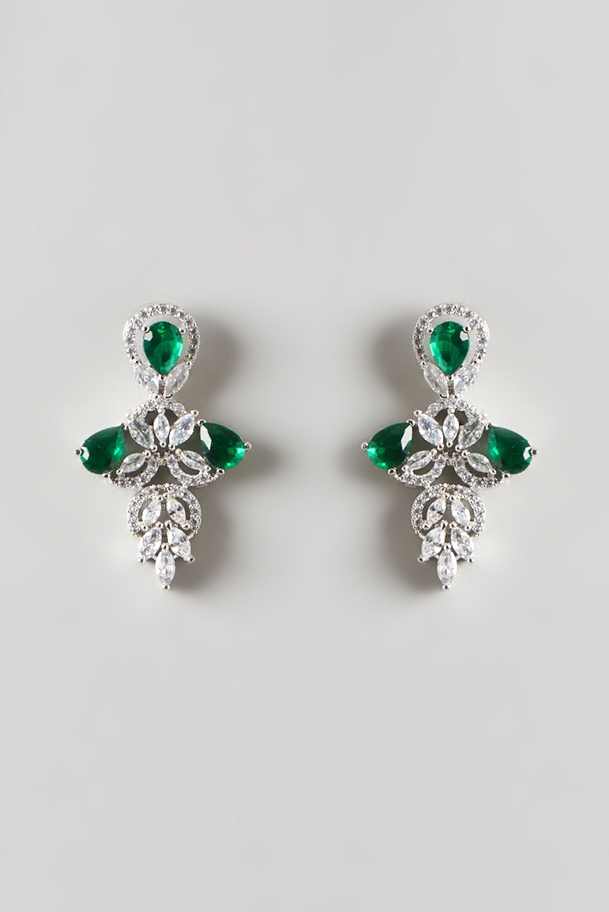 White Finish Zircon & Emerald Necklace Set