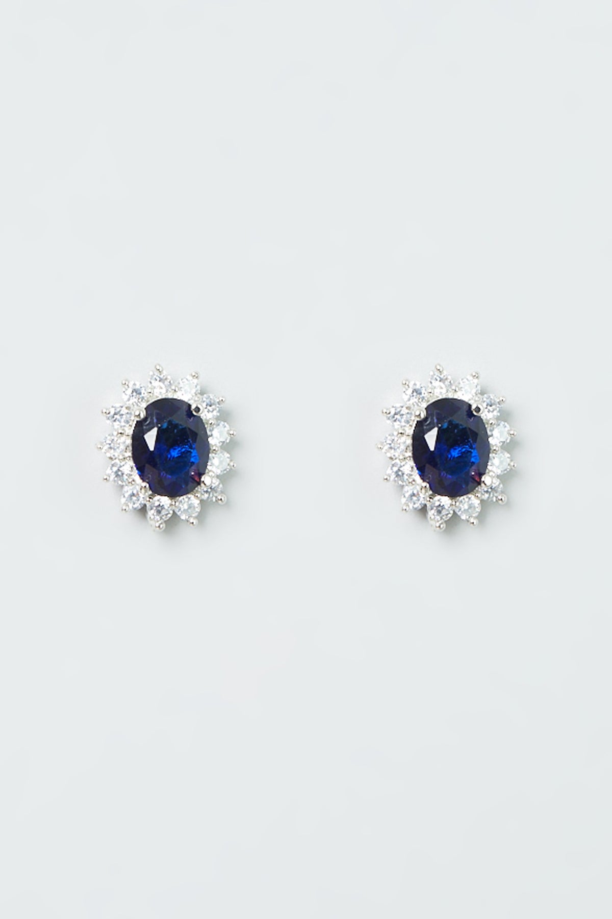 White Finish Sapphire Zircon Pendant Necklace Set