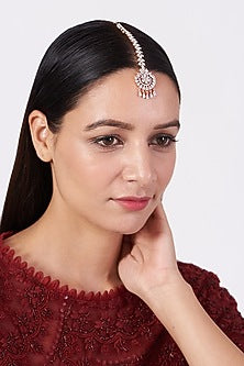 Rose Gold Finish Maang Tikka In Mixed Metal