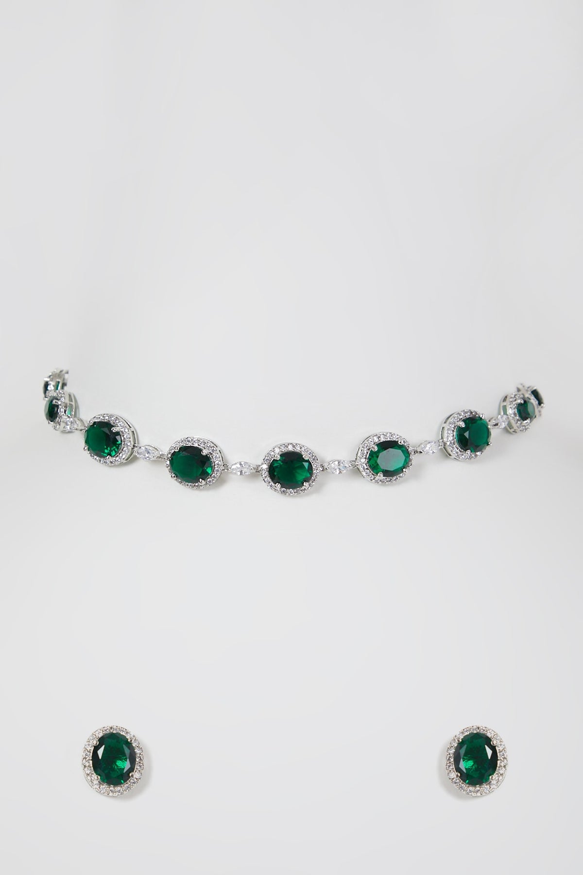 White Finish Diamond & Green Stone Collar Necklace Set