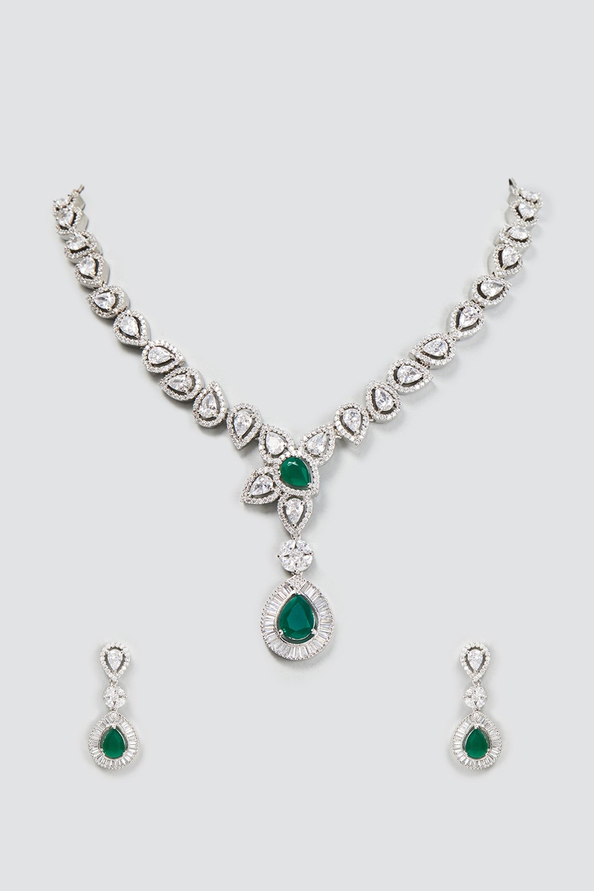 White Finish Zircon & Emerald Necklace Set
