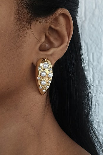 Gold Pleated Pearls Stud Earring