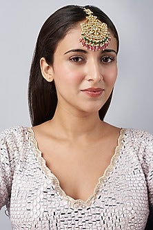 Gold Finish Maang Tikka With Pearls