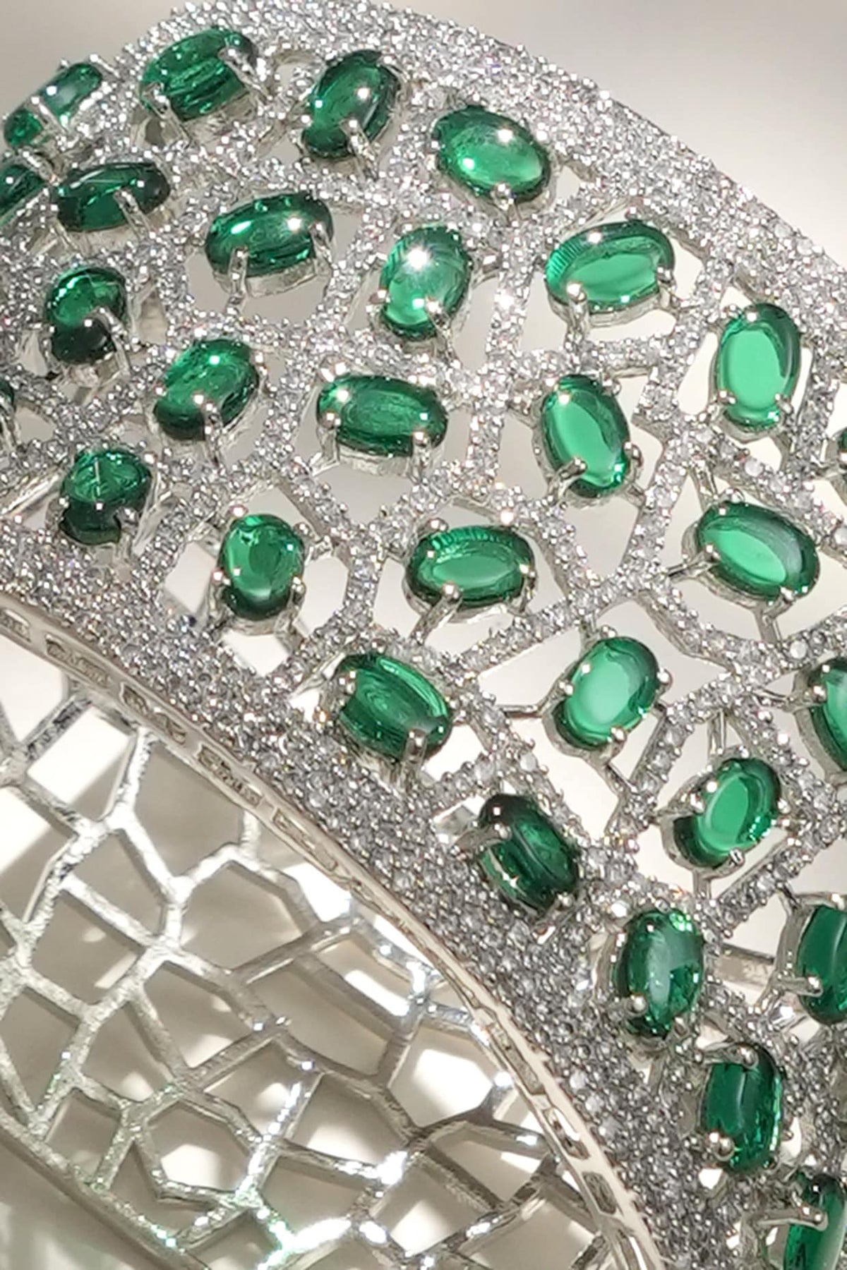 White Finish Diamond & Green Stone Openable Bracelet