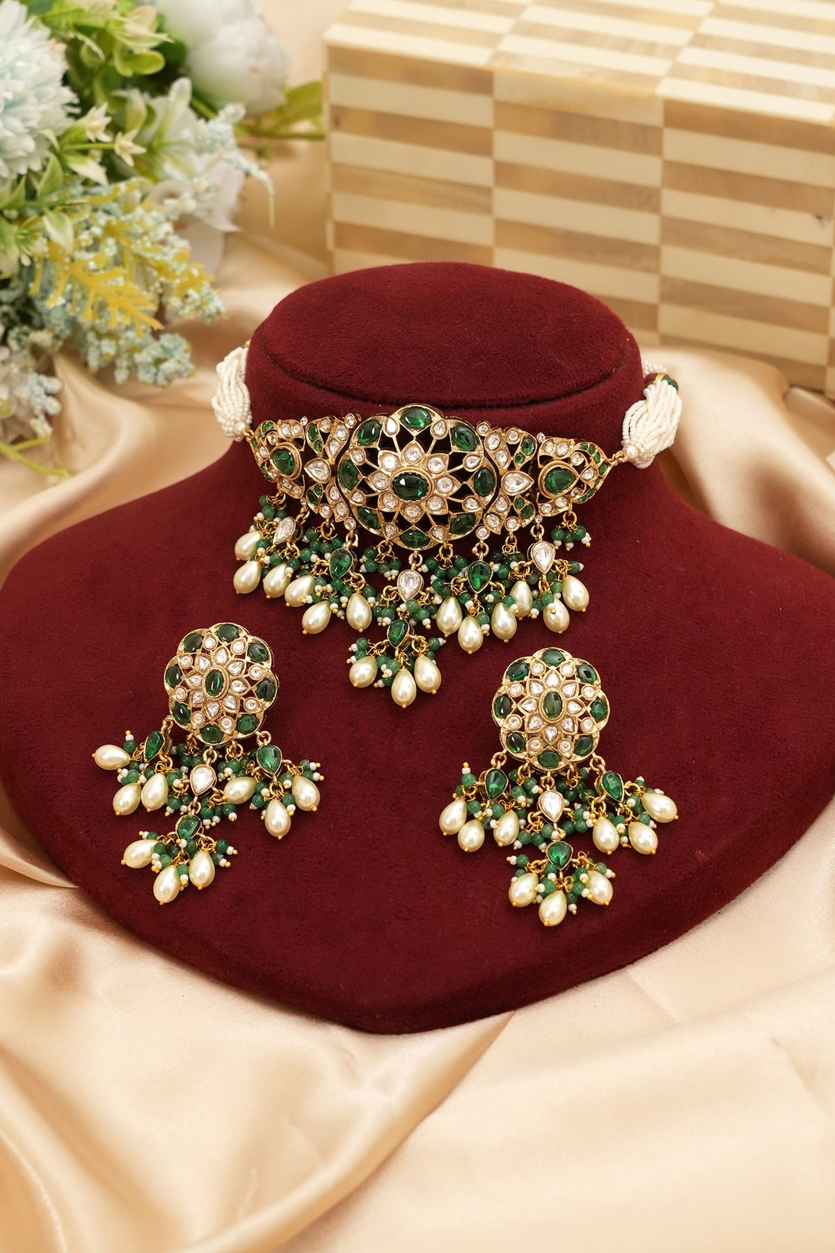 Gold Finish Kundan Polki & Green Stone Choker Necklace Set