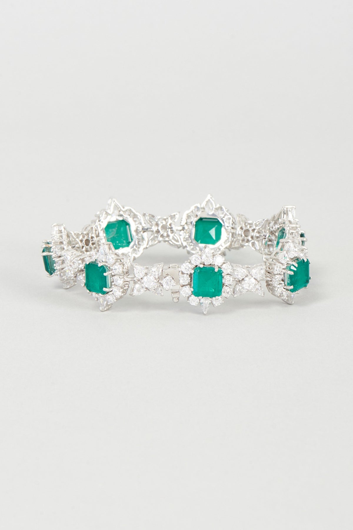 White Finish Green Swarovski Zirconia Bracelet In 92.5 Sterling Silver