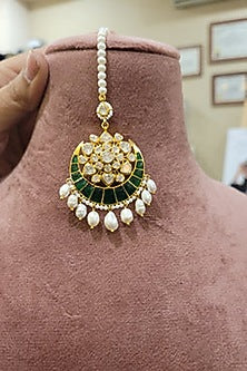 Yellow Gold Rhodium Finish Green Moissanite Polki Maangtikka In Sterling Silver