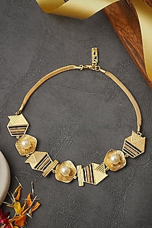 Gold Rhodium Finish Half-Cut Cabochon Pearl Hexa Necklace