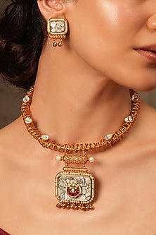 Gold Finish Grey-White Stone Hasli Necklace Set