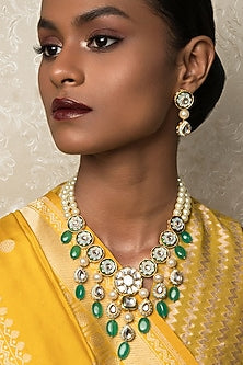 Gold Finish Quartz Bead & Kundan Necklace Set