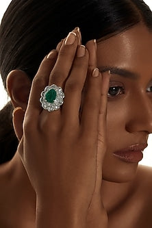 18 Kt White Gold Emerald & Diamond Cocktail Ring