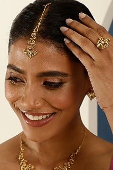 Gold Finish Floral Filigree Maangtikka