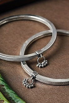 White Finish Leg Kada In Sterling Silver